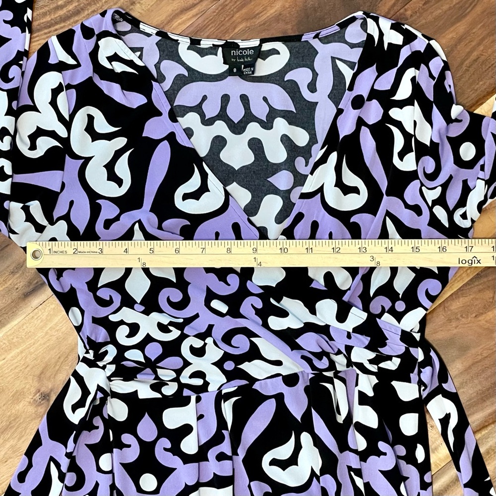 Nicole Miller Size 8 Faux Wrap Dress Scroll Design V Neck Purple Black Stretch - Picture 6 of 10
